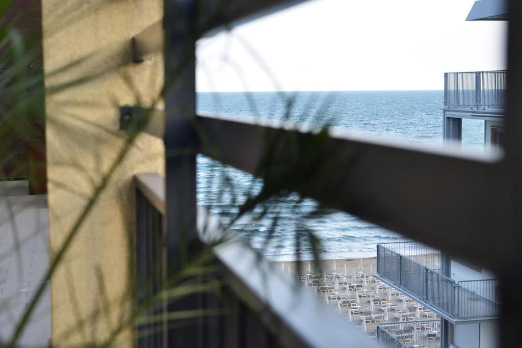 Piazza Nember Attico Con Vista Mare Apartment Lido di Jesolo Exterior foto
